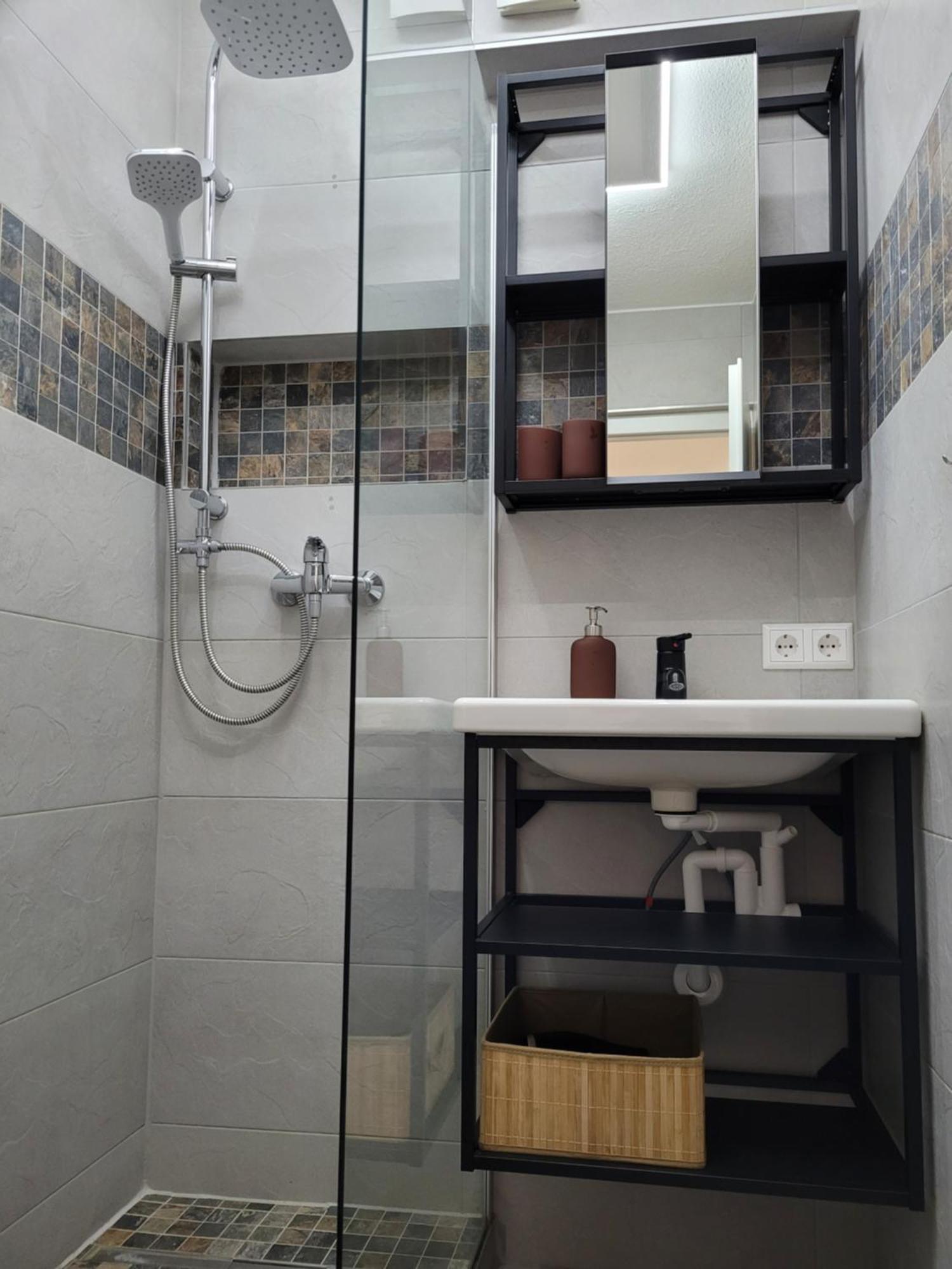 Living Flat, Eine Wohnung Mit Zwei Schlafzimmern Und Balkon Schorndorf  Exterior photo