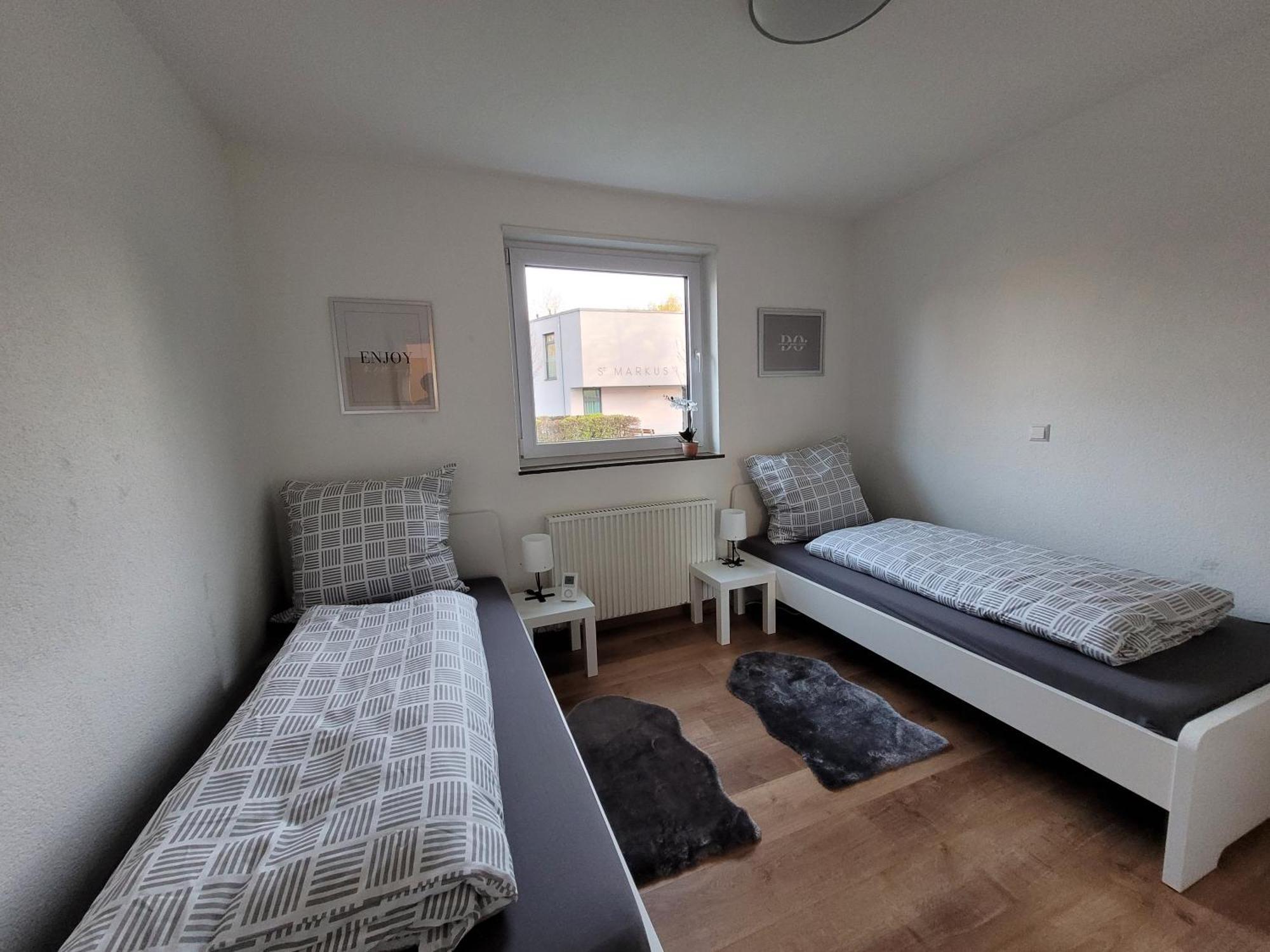 Living Flat, Eine Wohnung Mit Zwei Schlafzimmern Und Balkon Schorndorf  Exterior photo