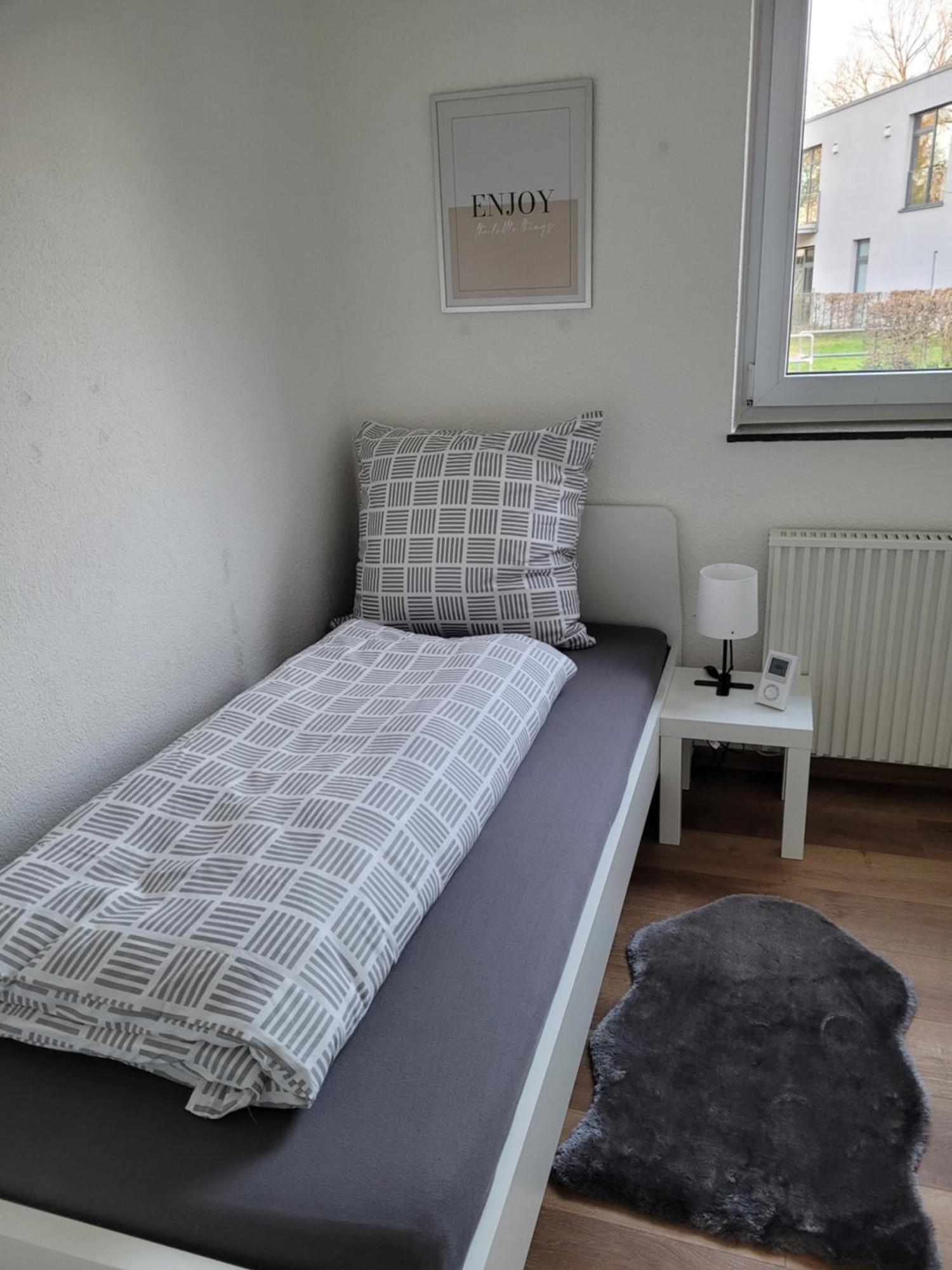 Living Flat, Eine Wohnung Mit Zwei Schlafzimmern Und Balkon Schorndorf  Exterior photo