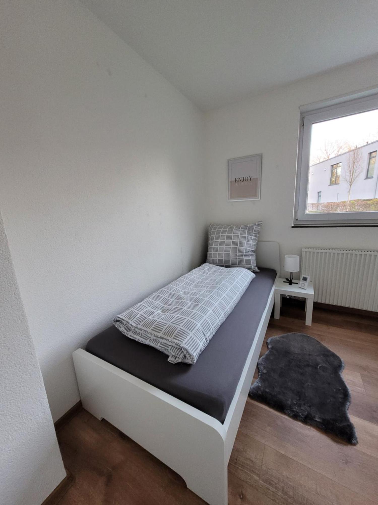 Living Flat, Eine Wohnung Mit Zwei Schlafzimmern Und Balkon Schorndorf  Exterior photo