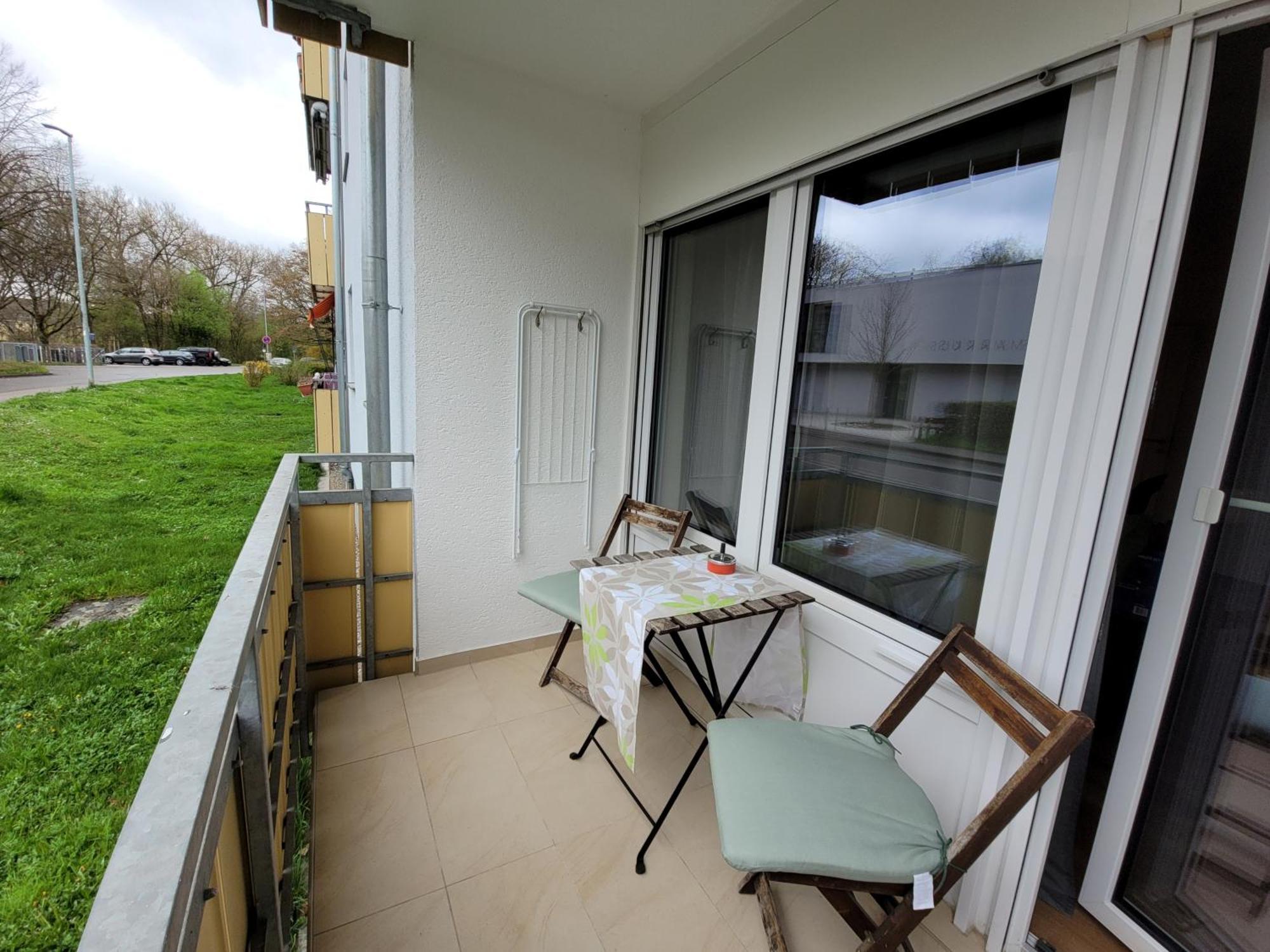 Living Flat, Eine Wohnung Mit Zwei Schlafzimmern Und Balkon Schorndorf  Exterior photo