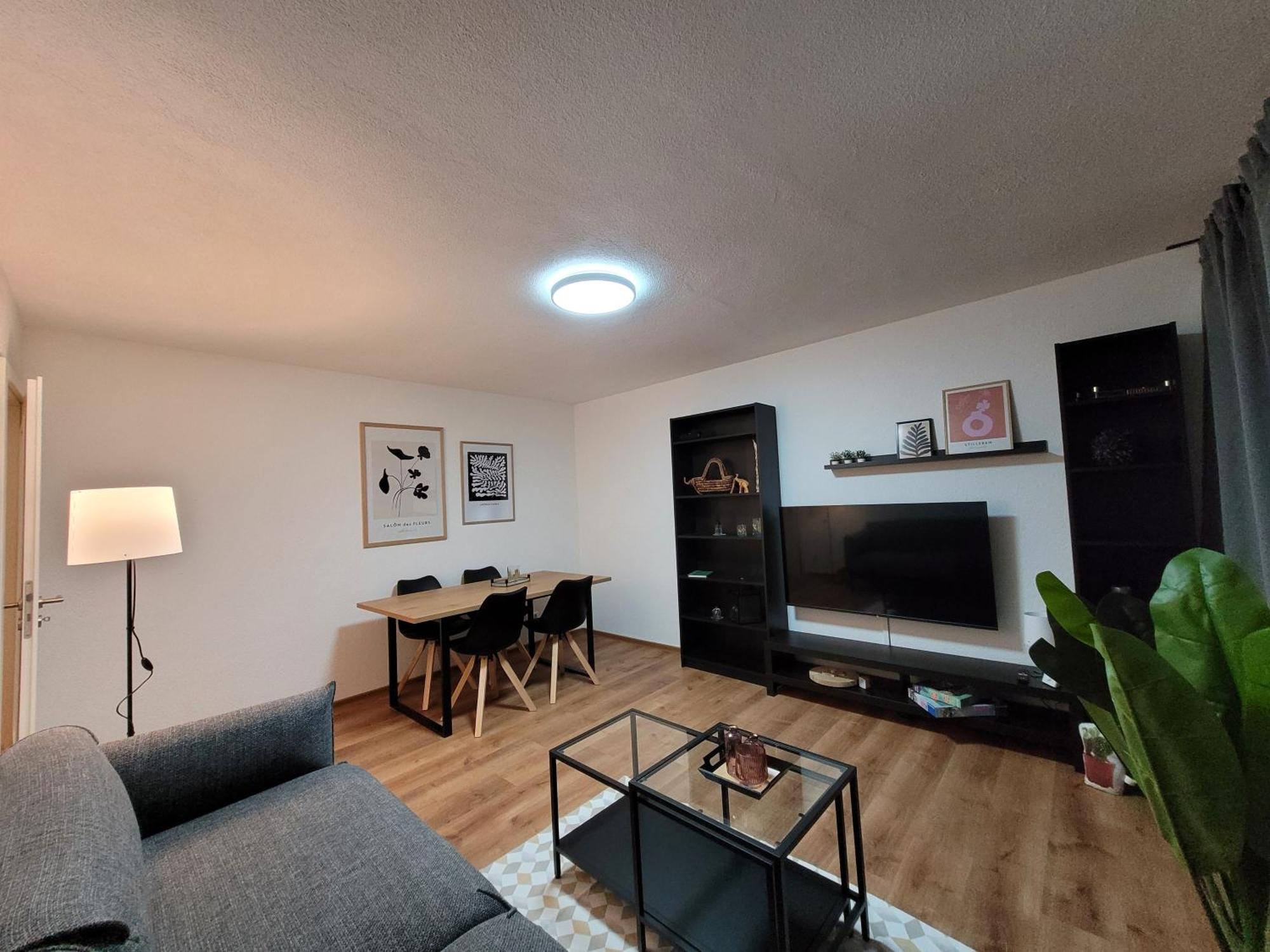 Living Flat, Eine Wohnung Mit Zwei Schlafzimmern Und Balkon Schorndorf  Exterior photo